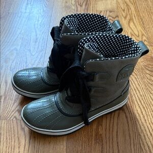 Sorel Women’s Olive Green Rain Boots